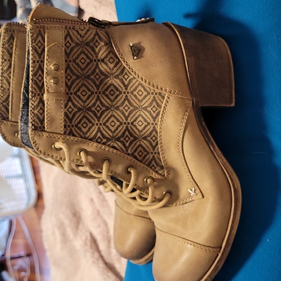Roxy boots - Picture 4 of 6